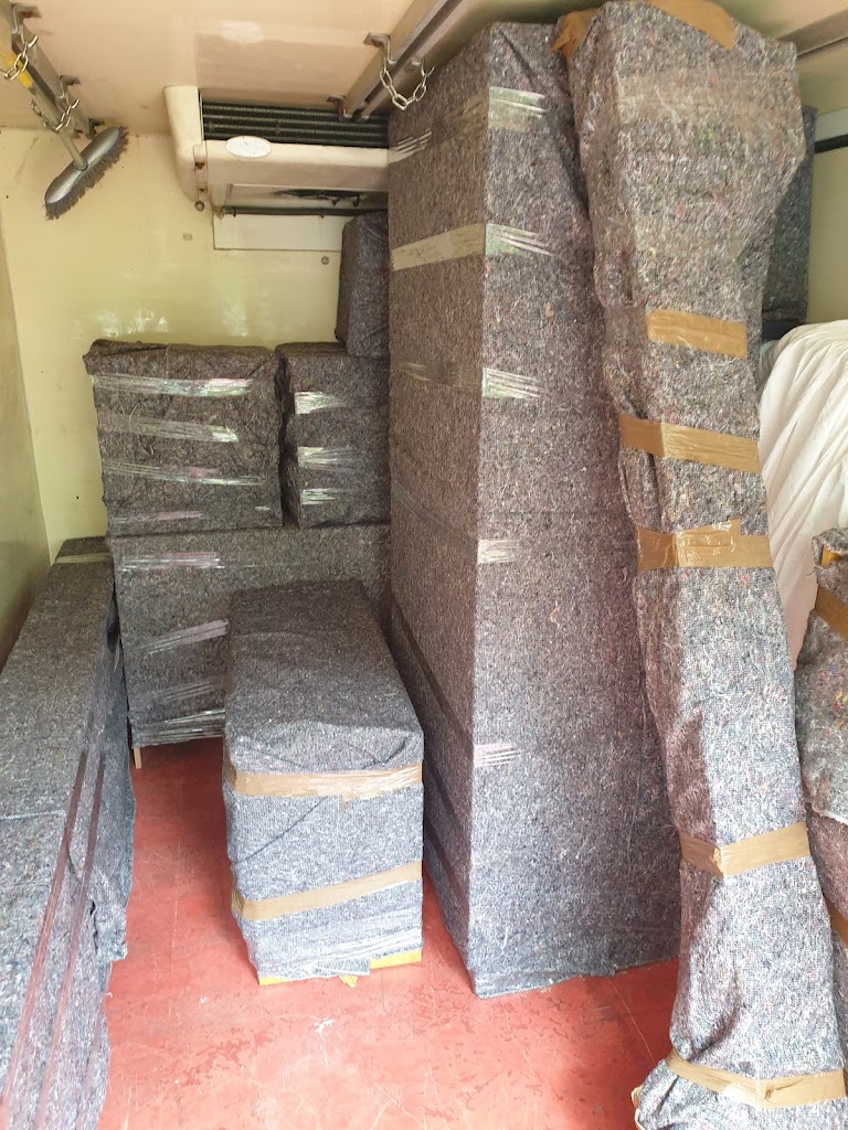 Mudanzas y Portes :TRANSPORTES CABRERA , Montaje de Muebles y todo tipo de Mobiliario ,Ponferrada.