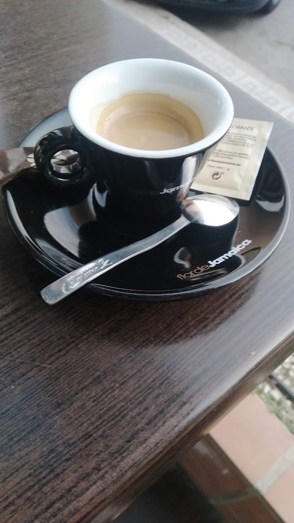 Sportbar Trebol Cafe-bar — Comida y bebida
