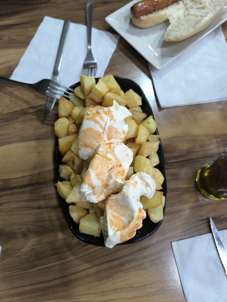 Bar TAPAS 59 — Patatas bravas