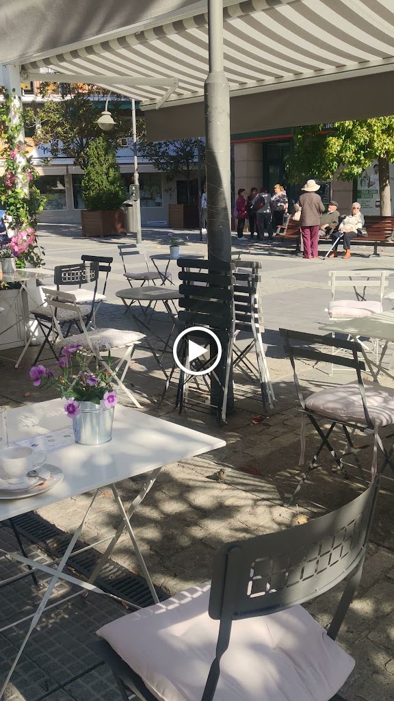 Minimo Cafe Boutique — Videos