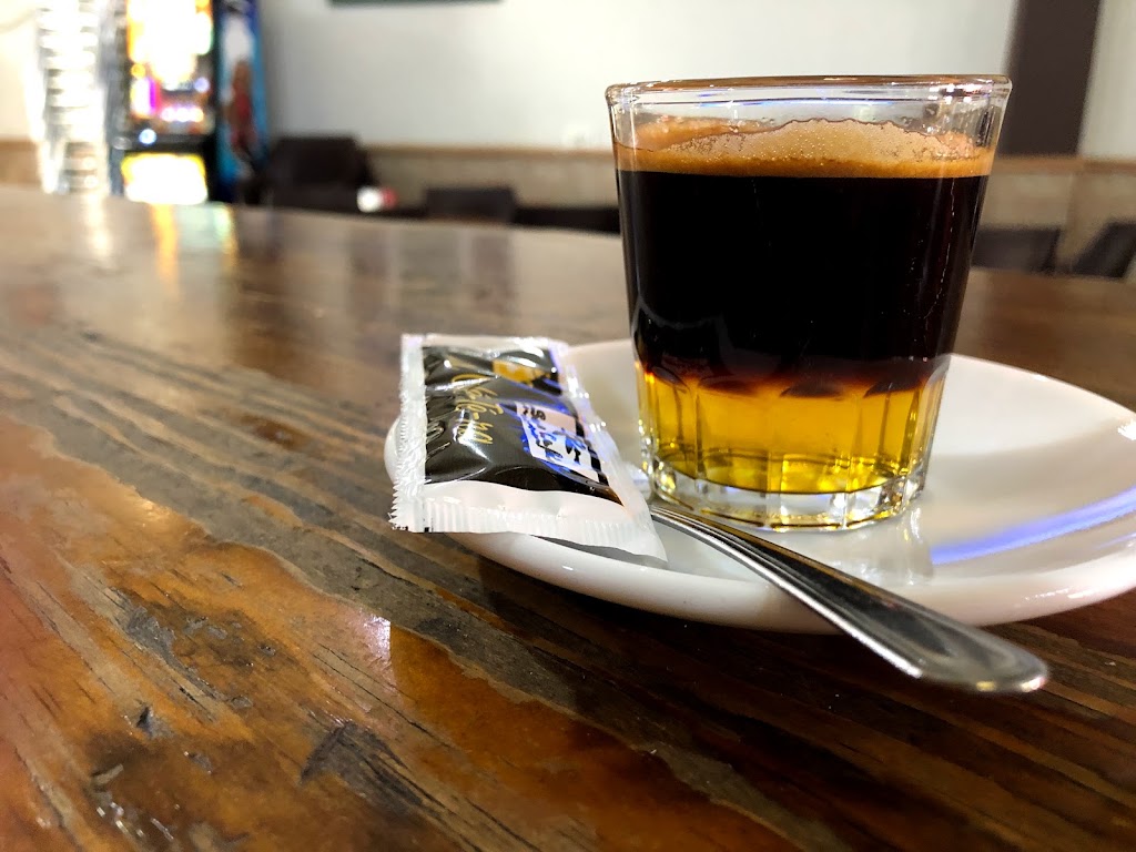 Bodeguita Casa Cristina — Comida y bebida