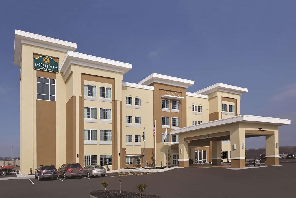 La Quinta Inn & Suites by Wyndham Springfield IL - Hotel in Springfield , United States of America