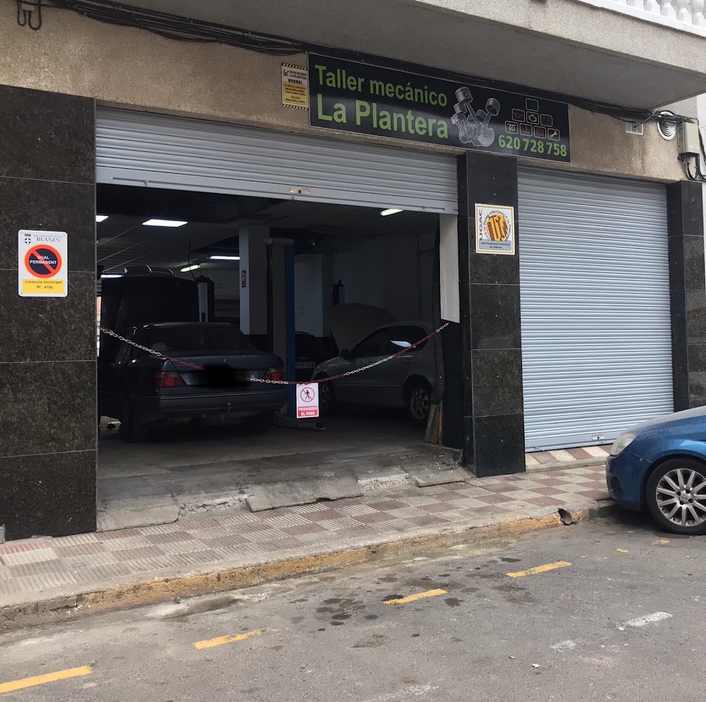 Taller mecanico la plantera — Exterior
