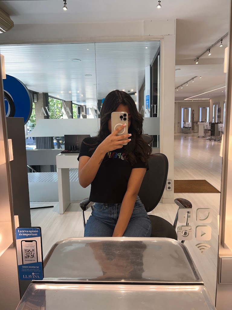Espai Llavina Perruqueria Estetica Spa — Peinado