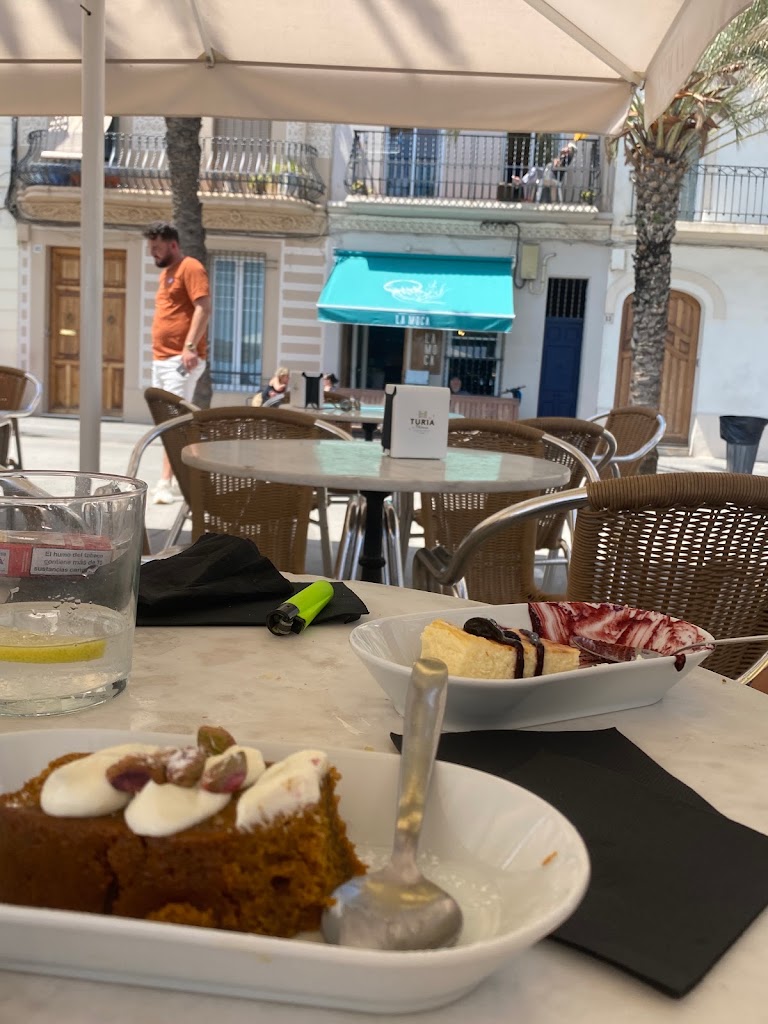 La Moca — Comida y bebida