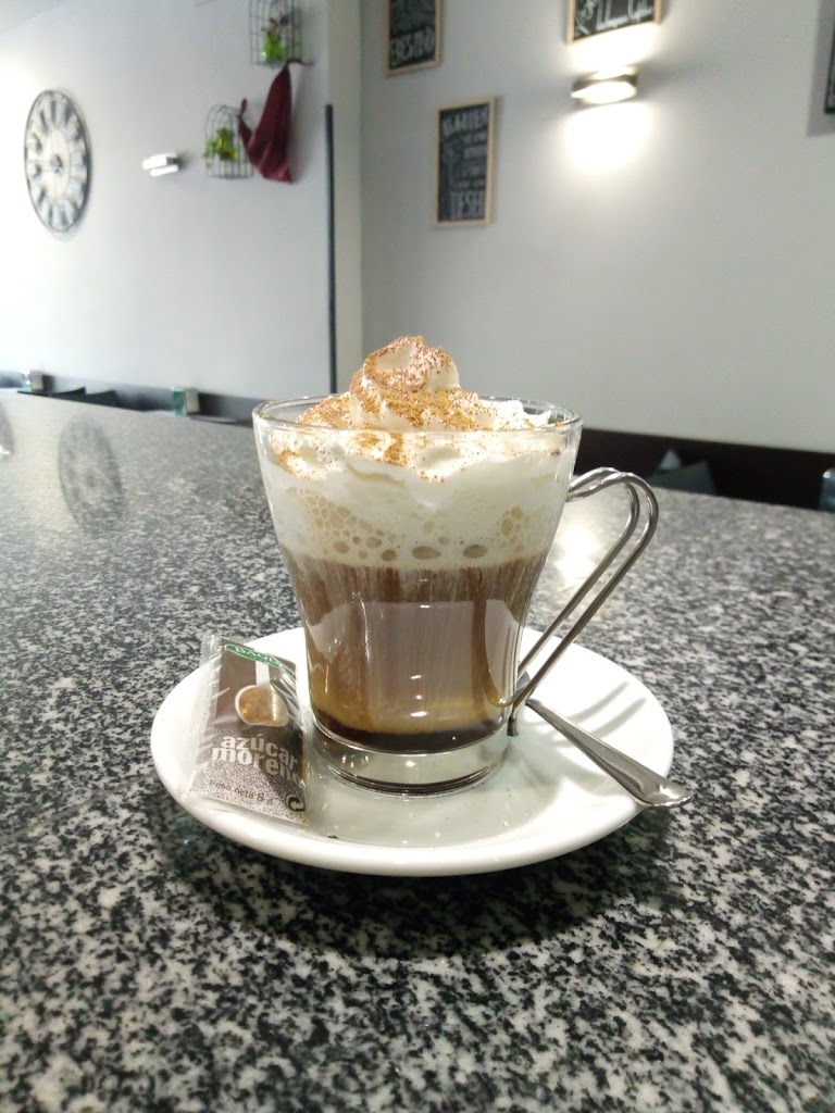 La Laguna cafe-bar — Comida y bebida