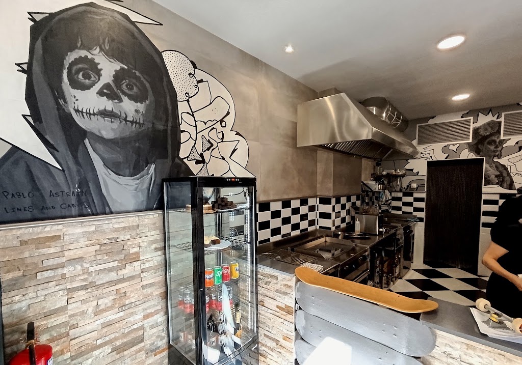 La Gloria Skate & food/ Comida Mexicana y Hamburguesa Premium para llevar — Del propietario