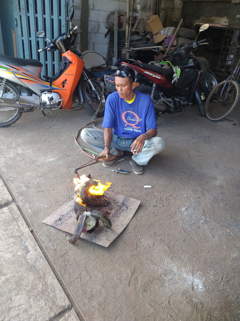 Bengkel Hari Putra