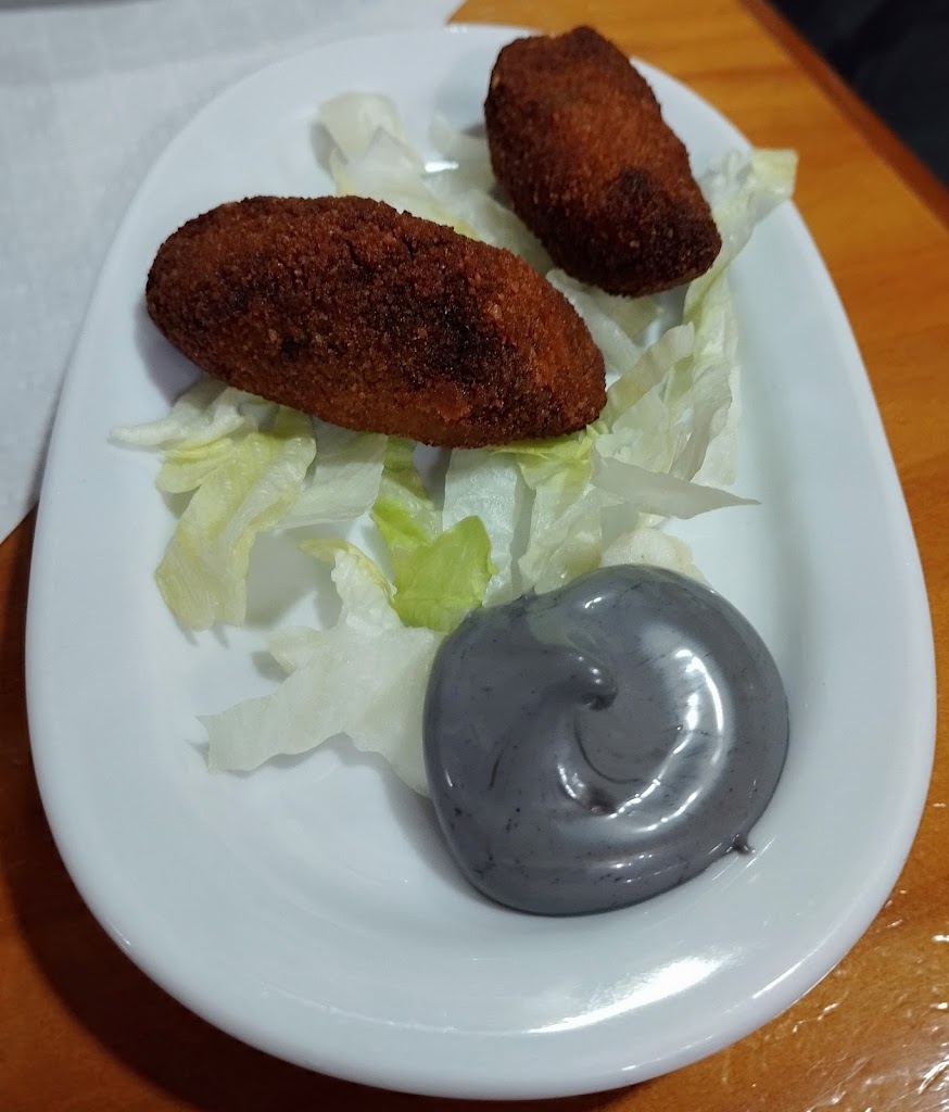 Bar El Chiquito — Comida y bebida