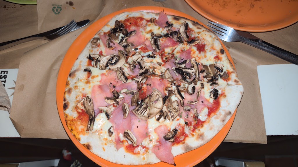 Pizzeria Pizzaiolo's Coffee - Horno de Lena — Pizza