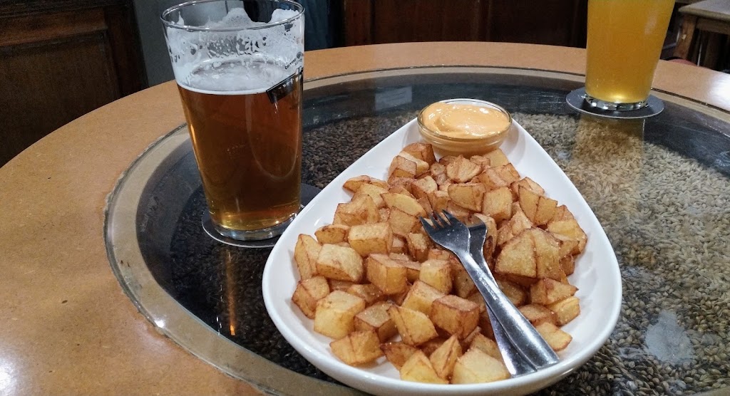 Cerveseria Sant Jordi - Centre — Patatas bravas