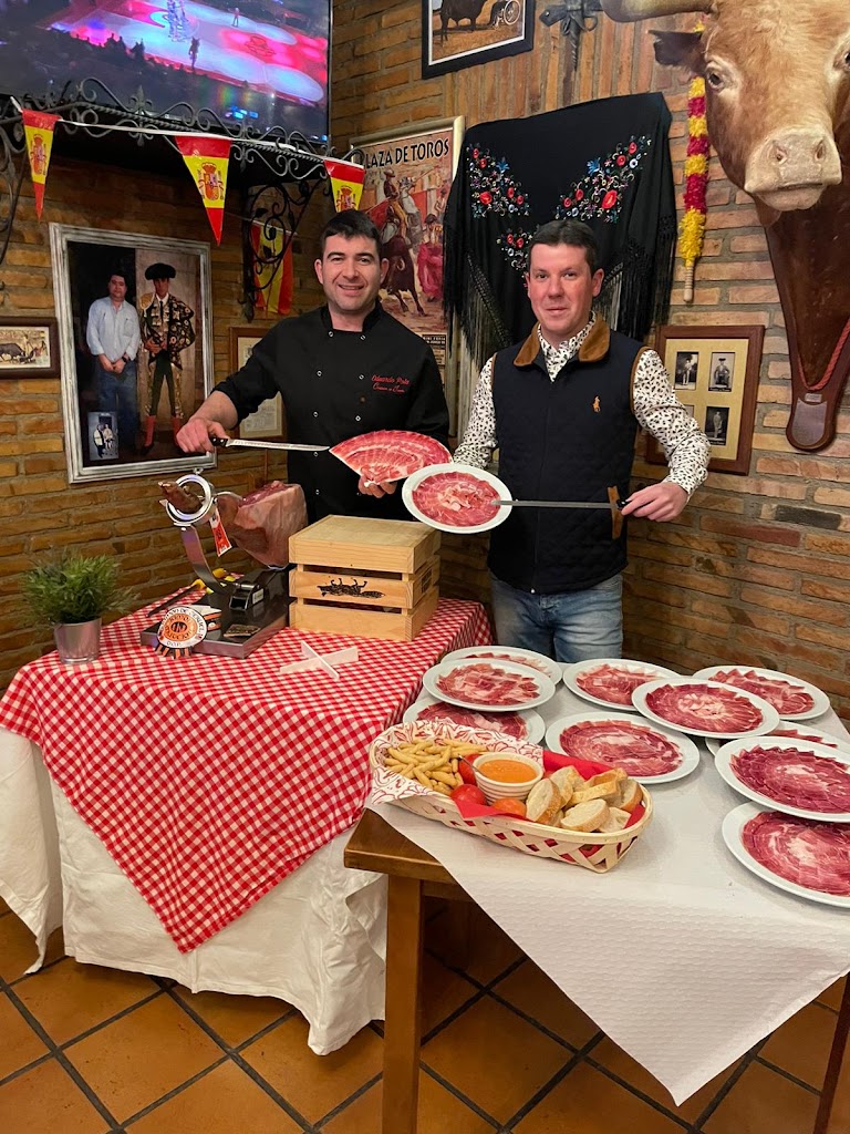 Bar Casa Paquirri — Comida y bebida