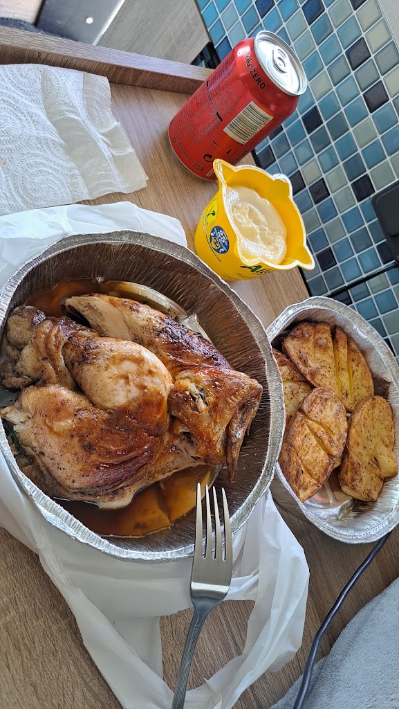 Asador De Pollos Martinez