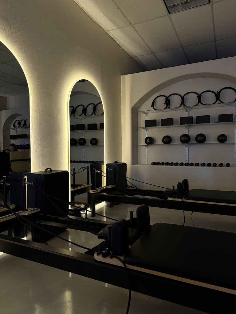  Valance Pilates studio