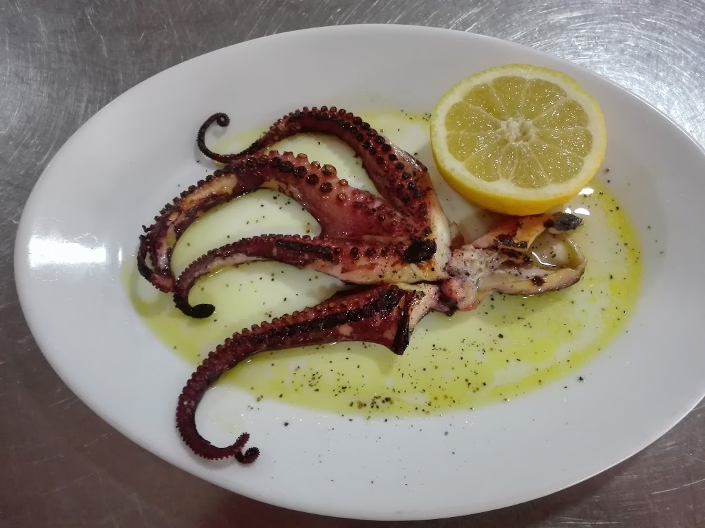 Meson La Taberna de Rafael — Comida y bebida