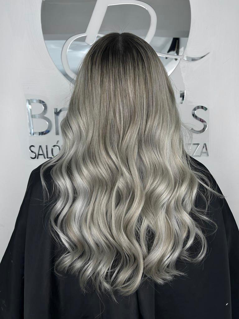 Salon y clinica de belleza Brianas — Del propietario