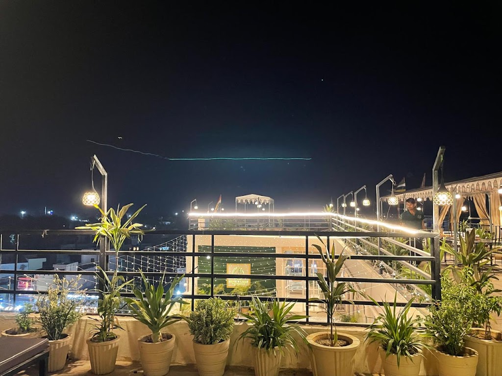 House M Rooftop Lodge Restaurant