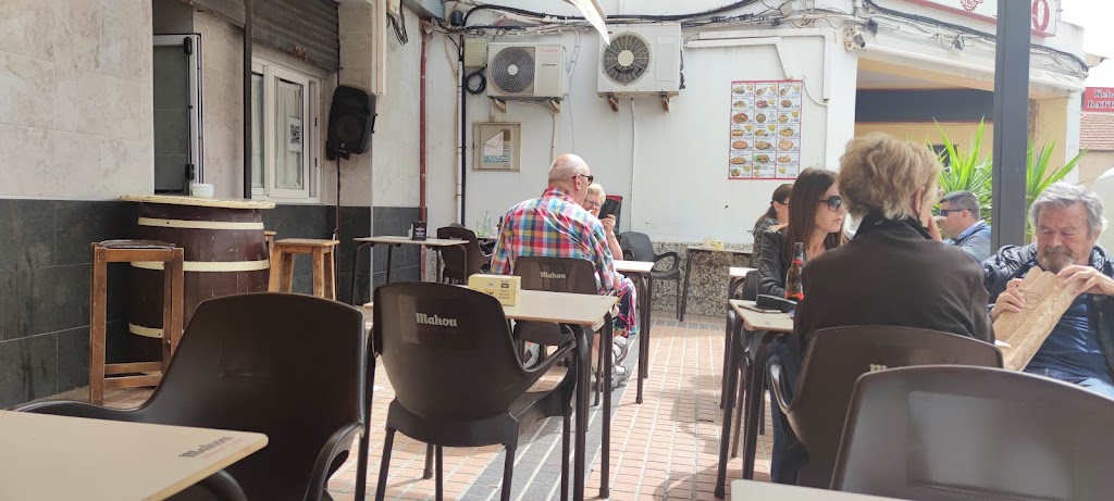 Cafe Bar El Tato — Ambiente