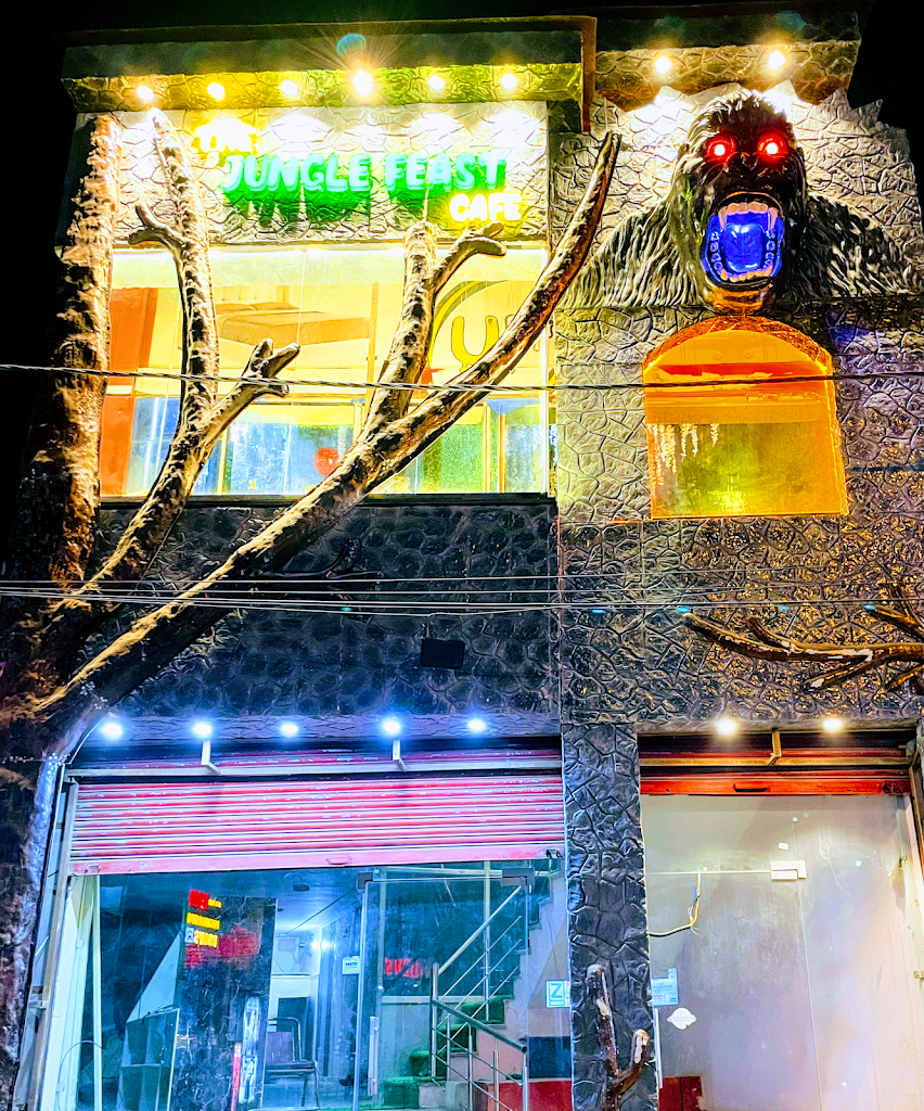 The Jungle Feast Cafe