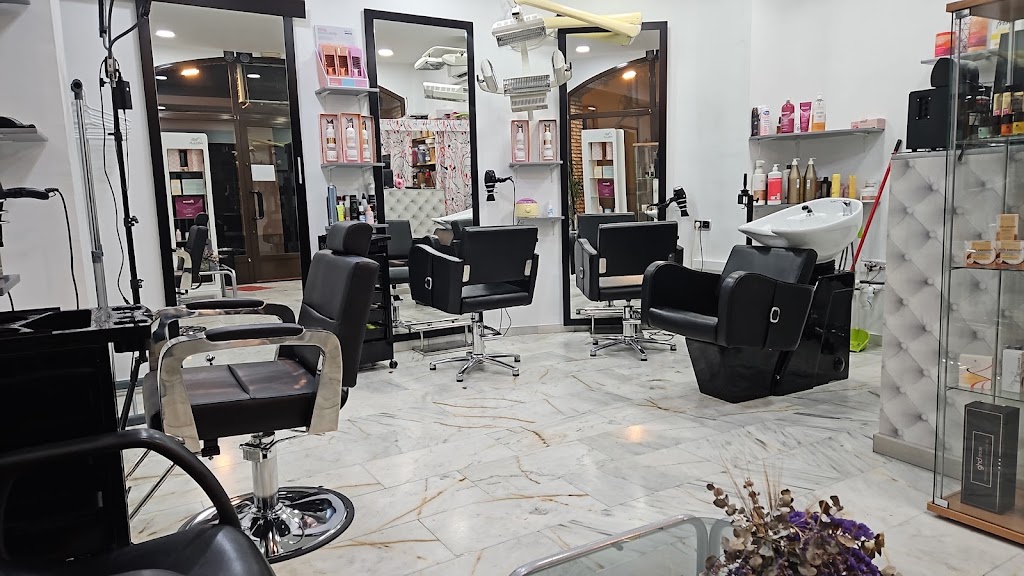 Benjamin Hernandez Maquillador y Peluquero — Interior