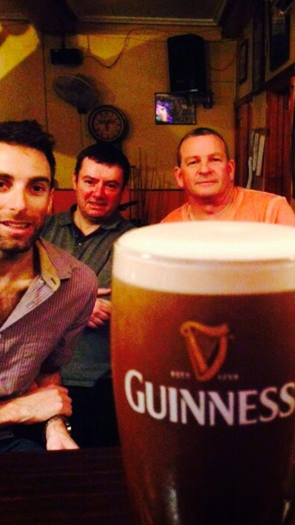 Shenanigans Irish Bar — Del propietario