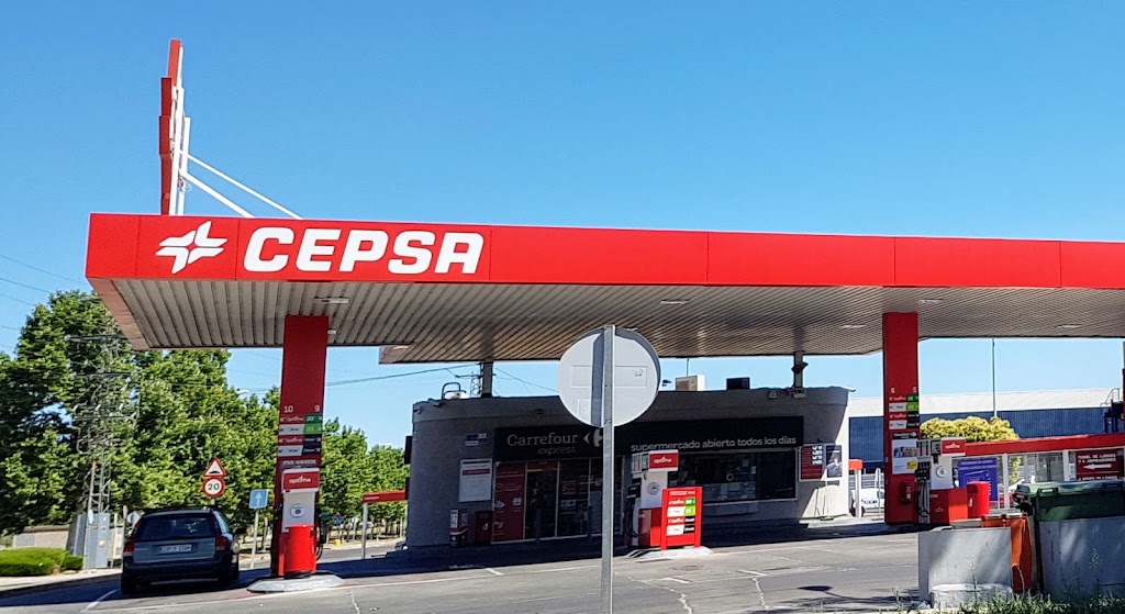 Estacion de servicio Cepsa — Surtidor de combustible