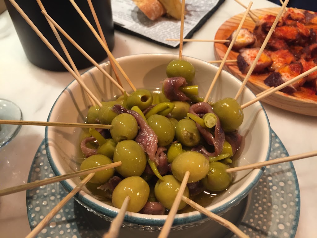 Dog and Fox Bar - Jatetxea — Comida y bebida