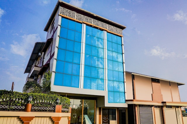 Capital O Sangam Hotel And Resort