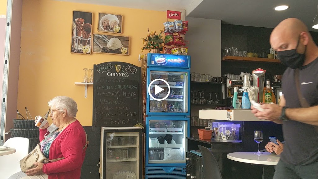 Bananas Cafeteria — Ambiente