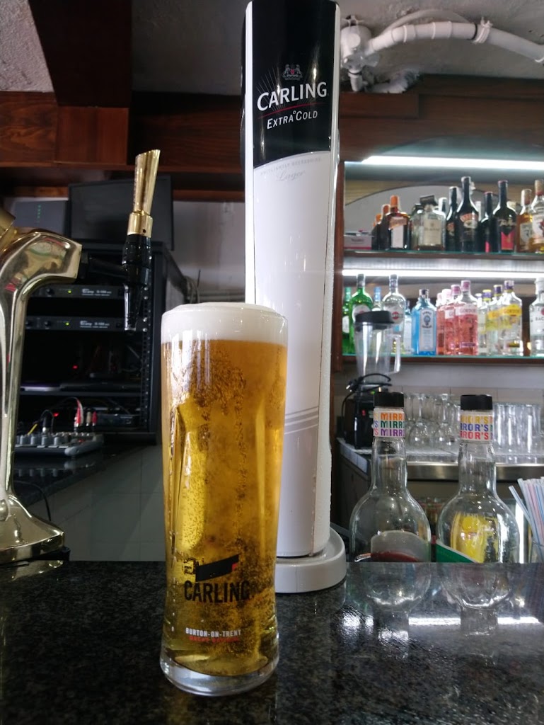 The tavern on the seafront — Comida y bebida