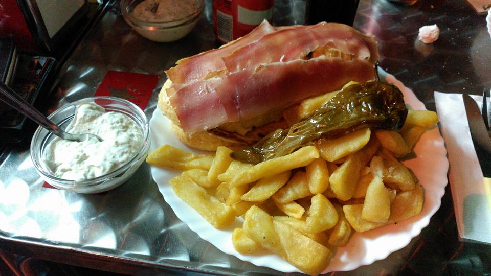 Restaurante Casa Quini — Comida y bebida