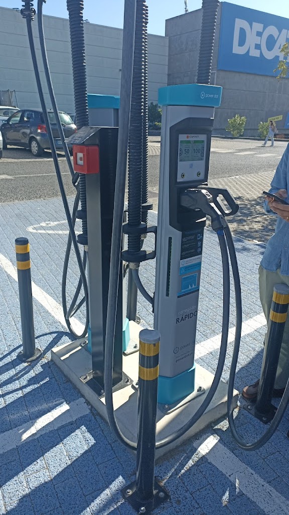 Estação de Carregamento Elétrico em Amadora