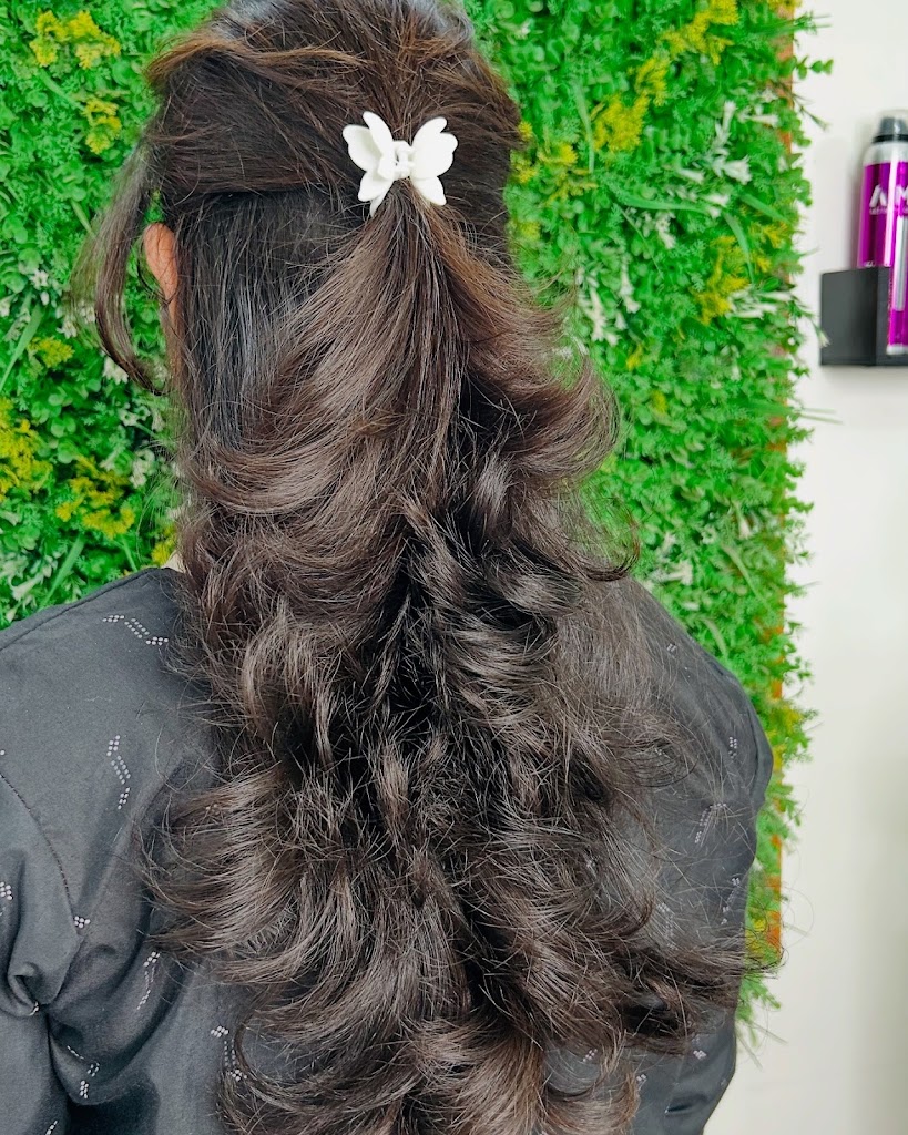 Tejaswi Beauty Parlour And Hair Advance