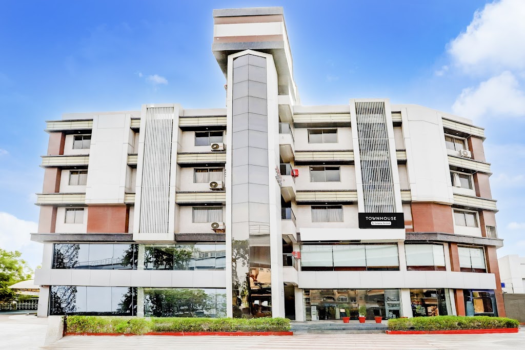 Super Townhouse Prahladnagar Formerly Metro Inn
