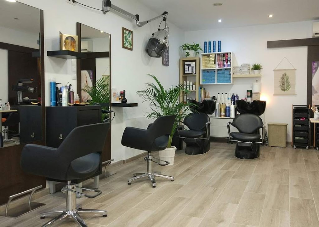 Iria Obradors Perruquers — Interior