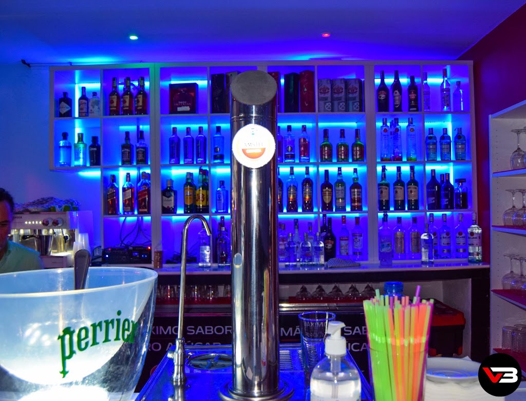 Valentino's Bar — Pub
