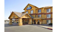 Days Inn & Suites by Wyndham Surprise