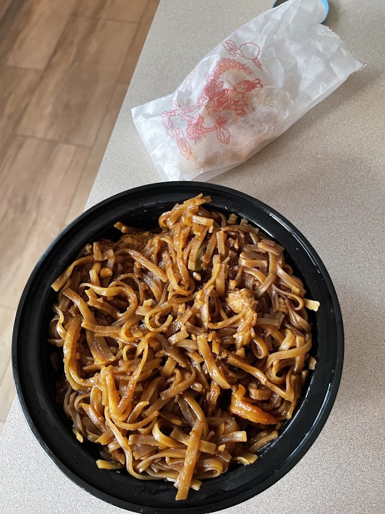 Young Chow Cafe Chinese and Thai Restaurant