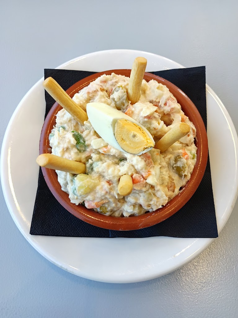 Bar braseria 63 — Comida y bebida