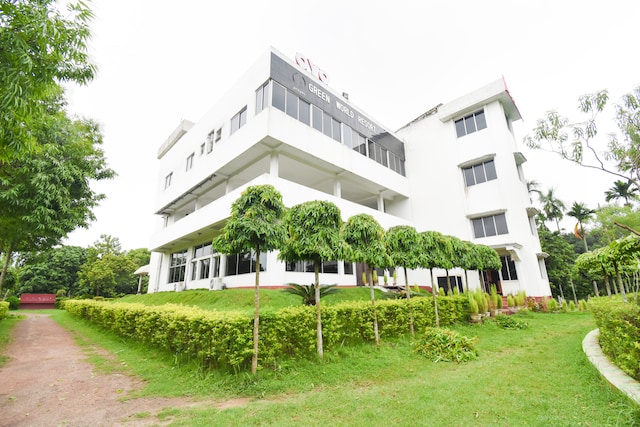Oyo 40730 Green World Resort
