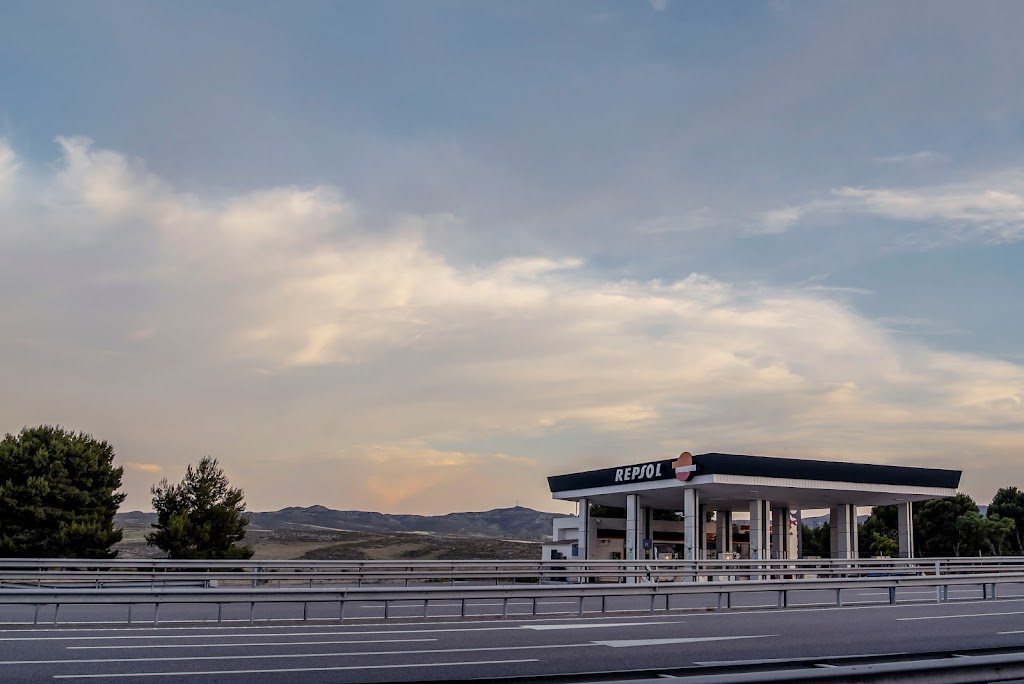 Estacion de Servicio Repsol - EL CISNE