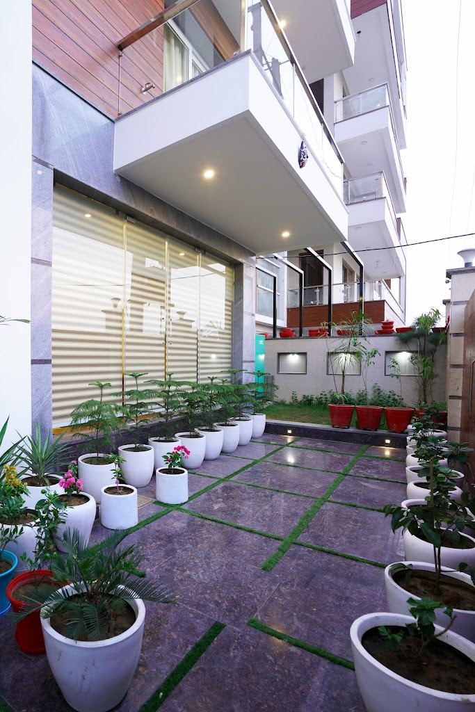 Lime Tree Pulkit Hotel A Contemporary Hotel In Gurgaon