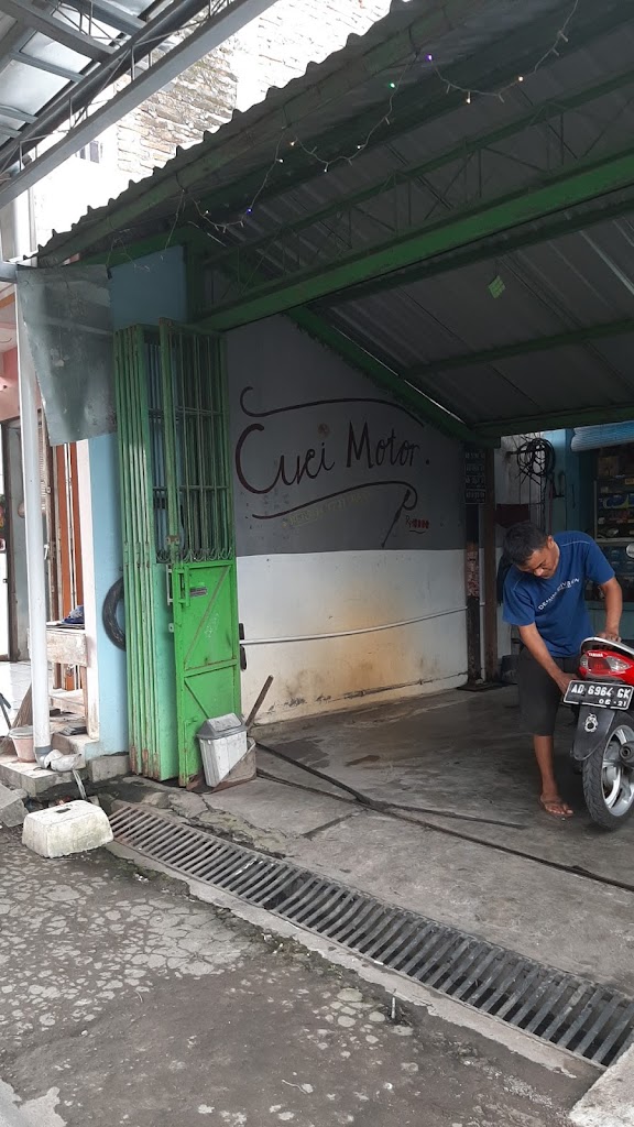 Bengkel dan Cuci Motor Hafid