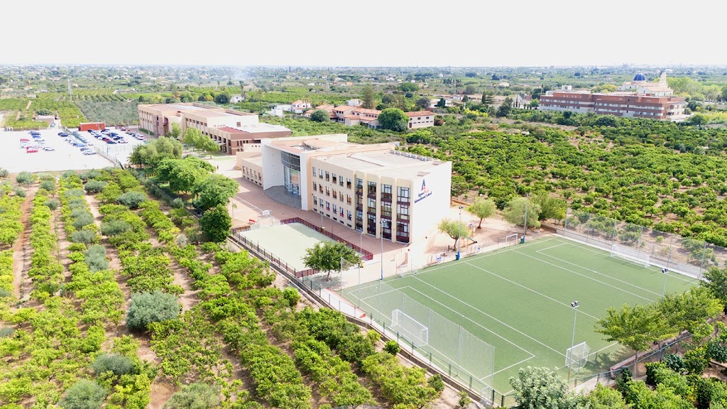 Agora Lledo International School