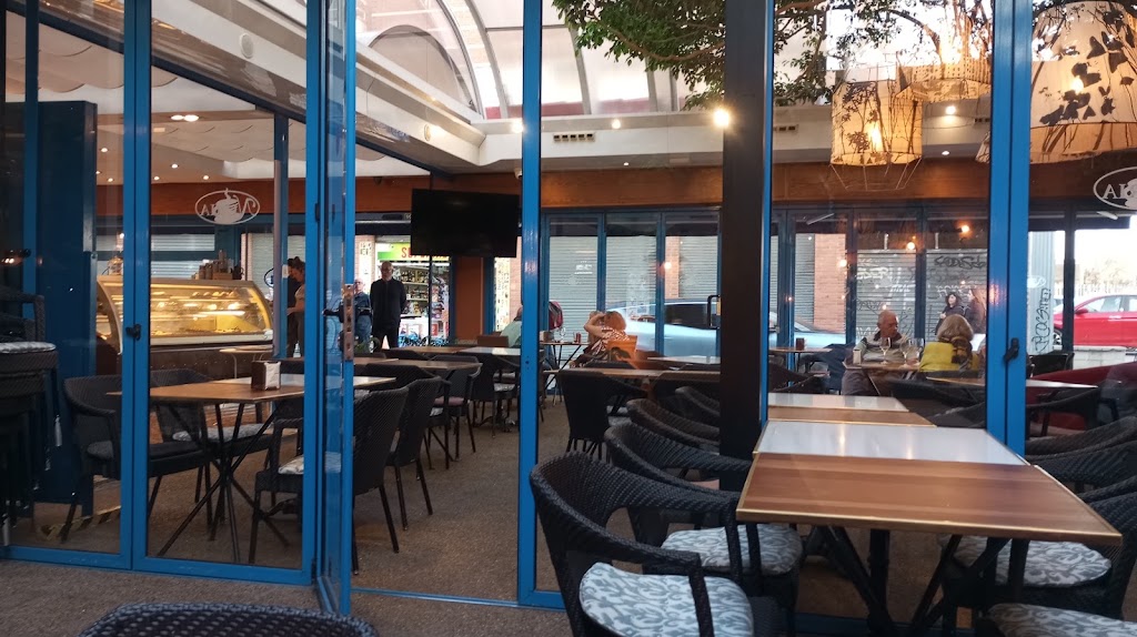 Nuria Pizzeria — Ambiente