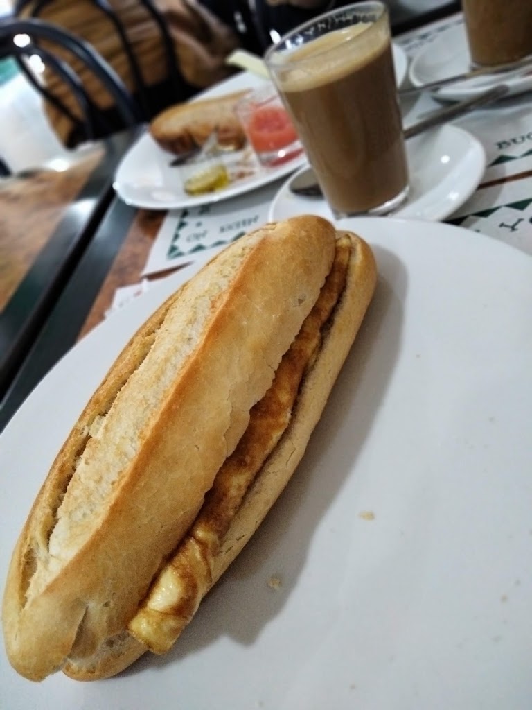 Bar Sevilla — Comida y bebida