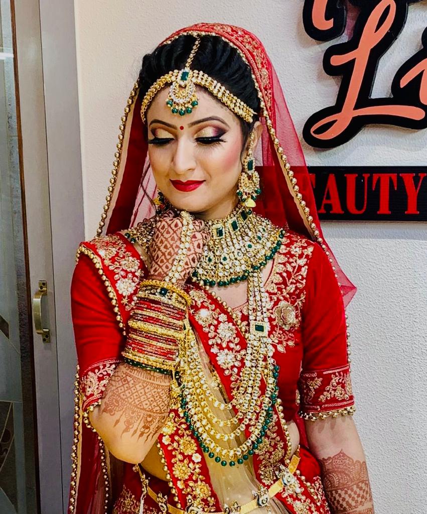 Face Line Beauty Parlour Bridal Makeup Artist
