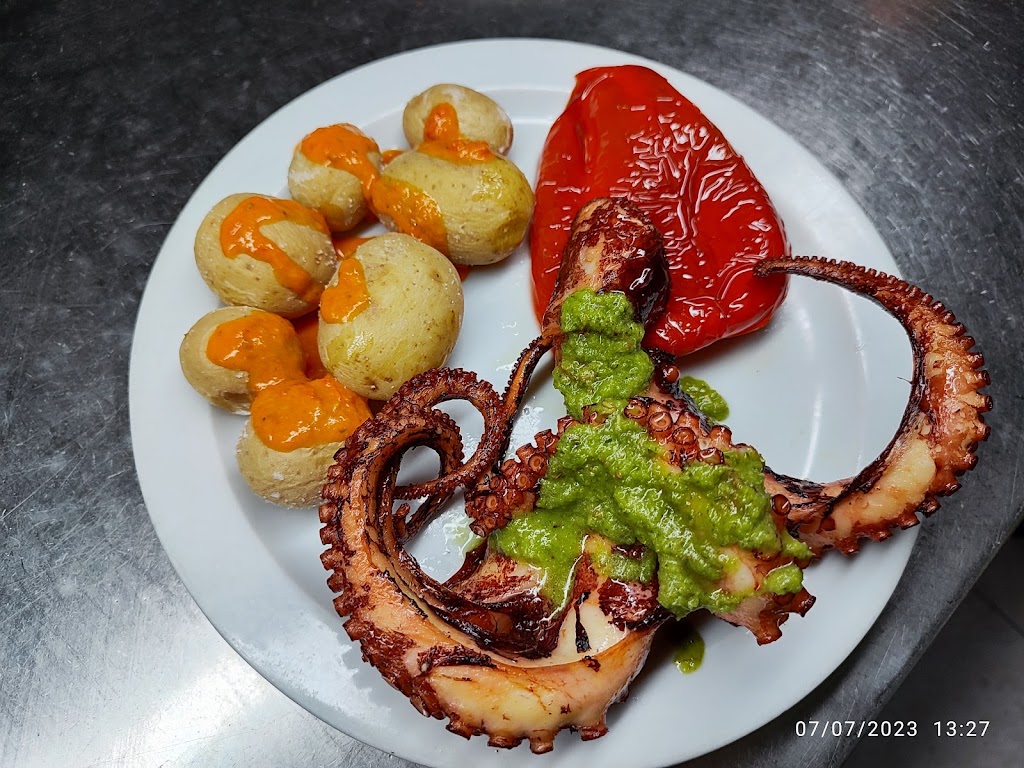 Cafeteria Restaurante Lanzarote Santa Catalina — Comida y bebida