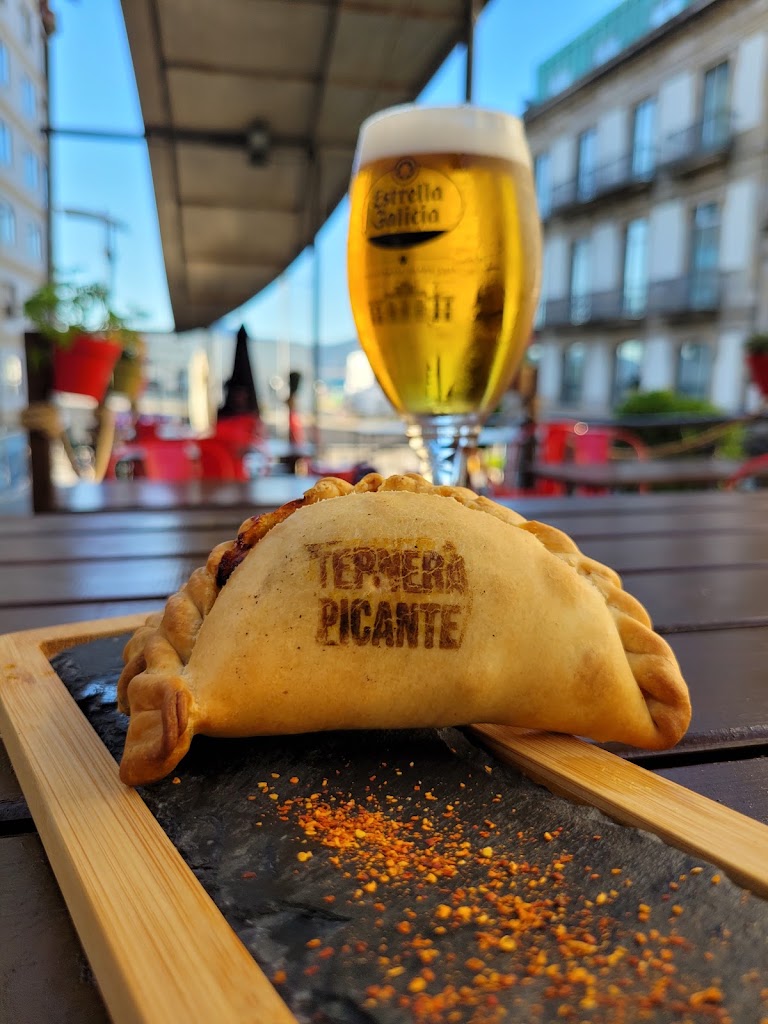 Cantina Argentina — Comida y bebida
