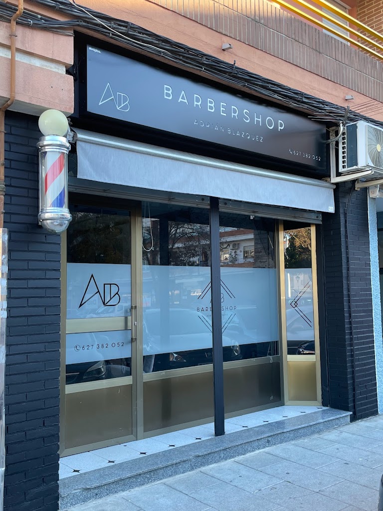 Peluqueria Adrian Barbershop — Exterior